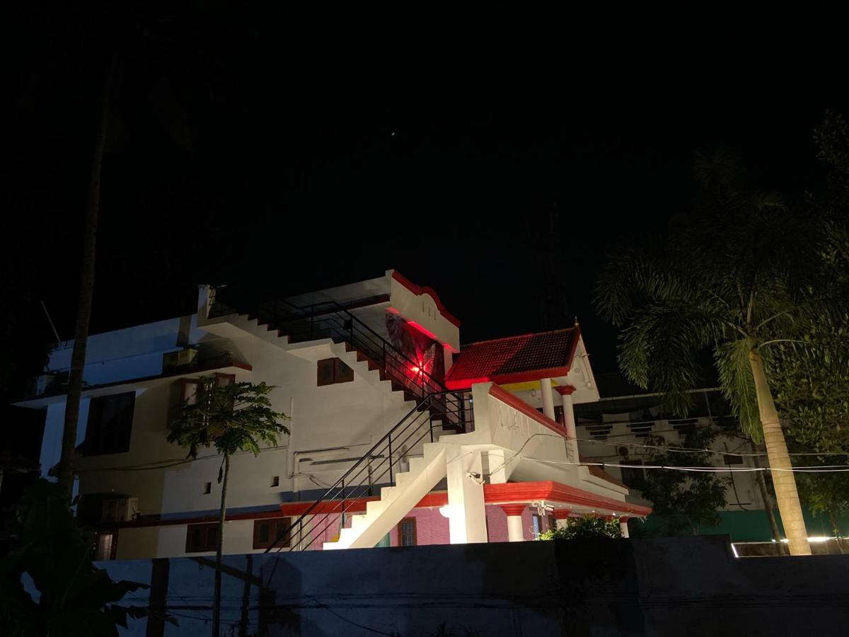 Hostelexp, Varkala - A Beach Town Hostel Экстерьер фото