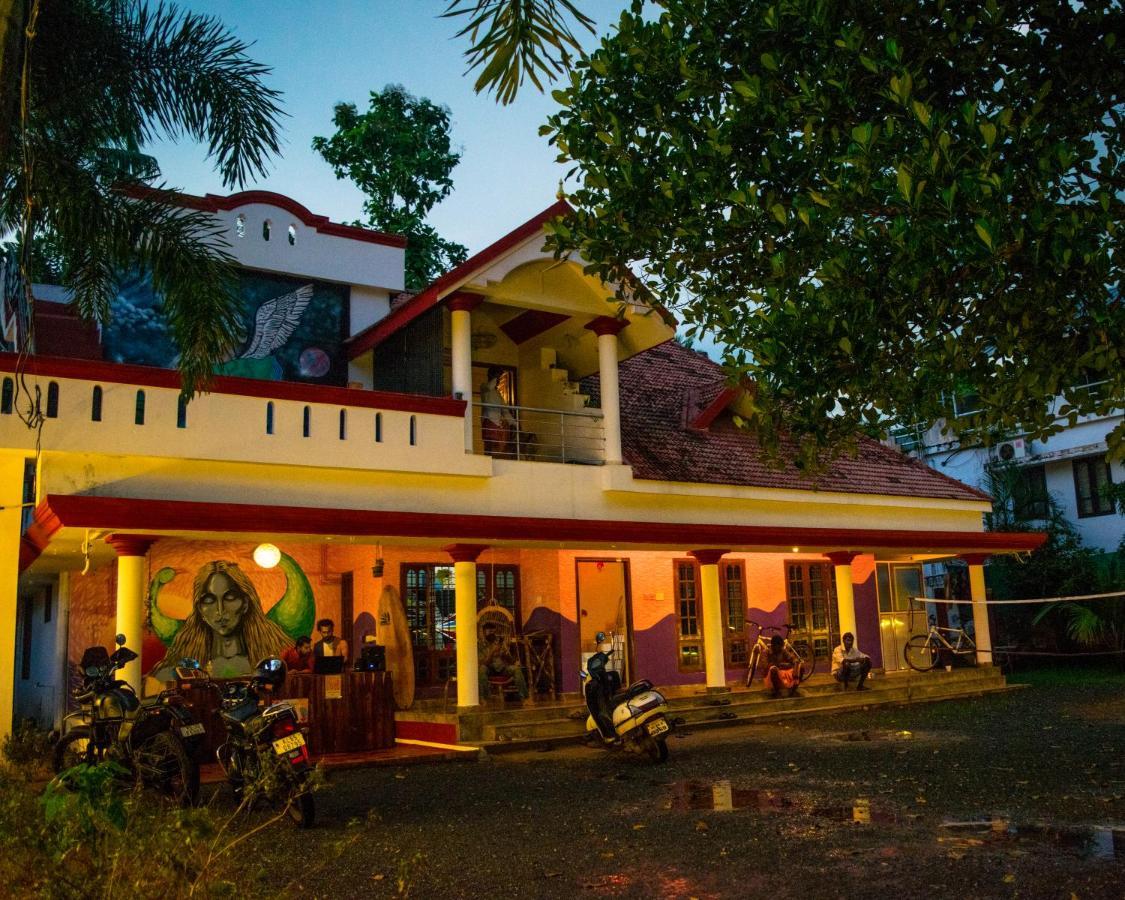 Hostelexp, Varkala - A Beach Town Hostel Экстерьер фото