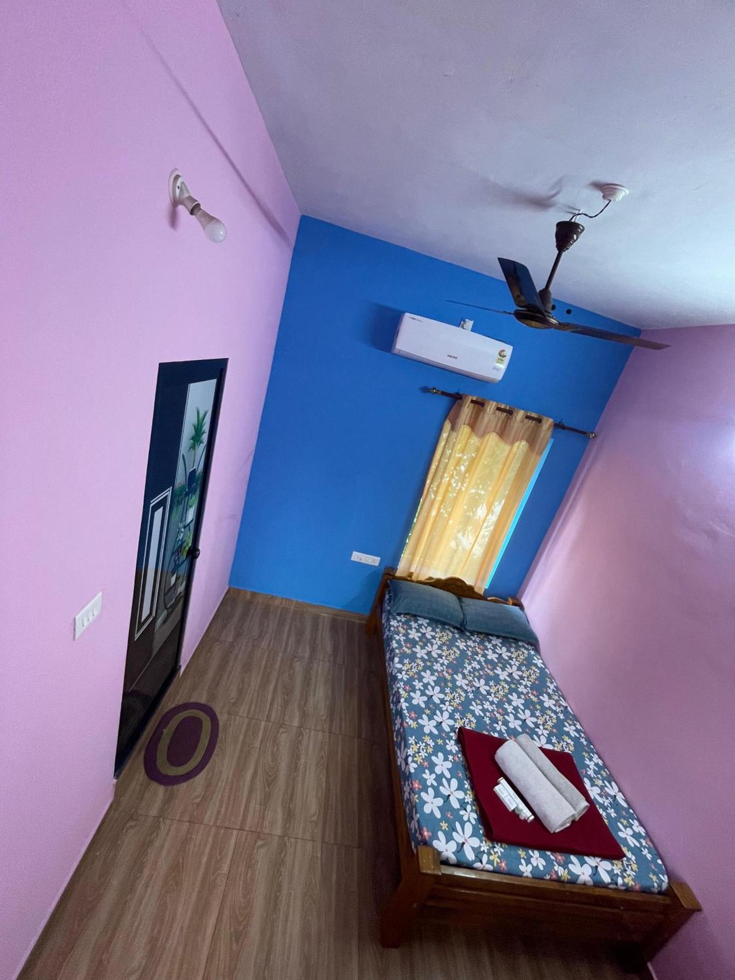 Hostelexp, Varkala - A Beach Town Hostel Экстерьер фото